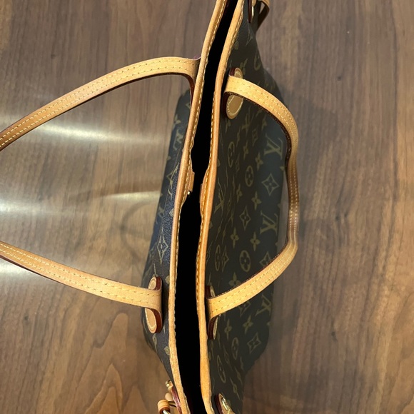 Louis Vuitton  Monogram PM Neverfull - Picture 4 of 8